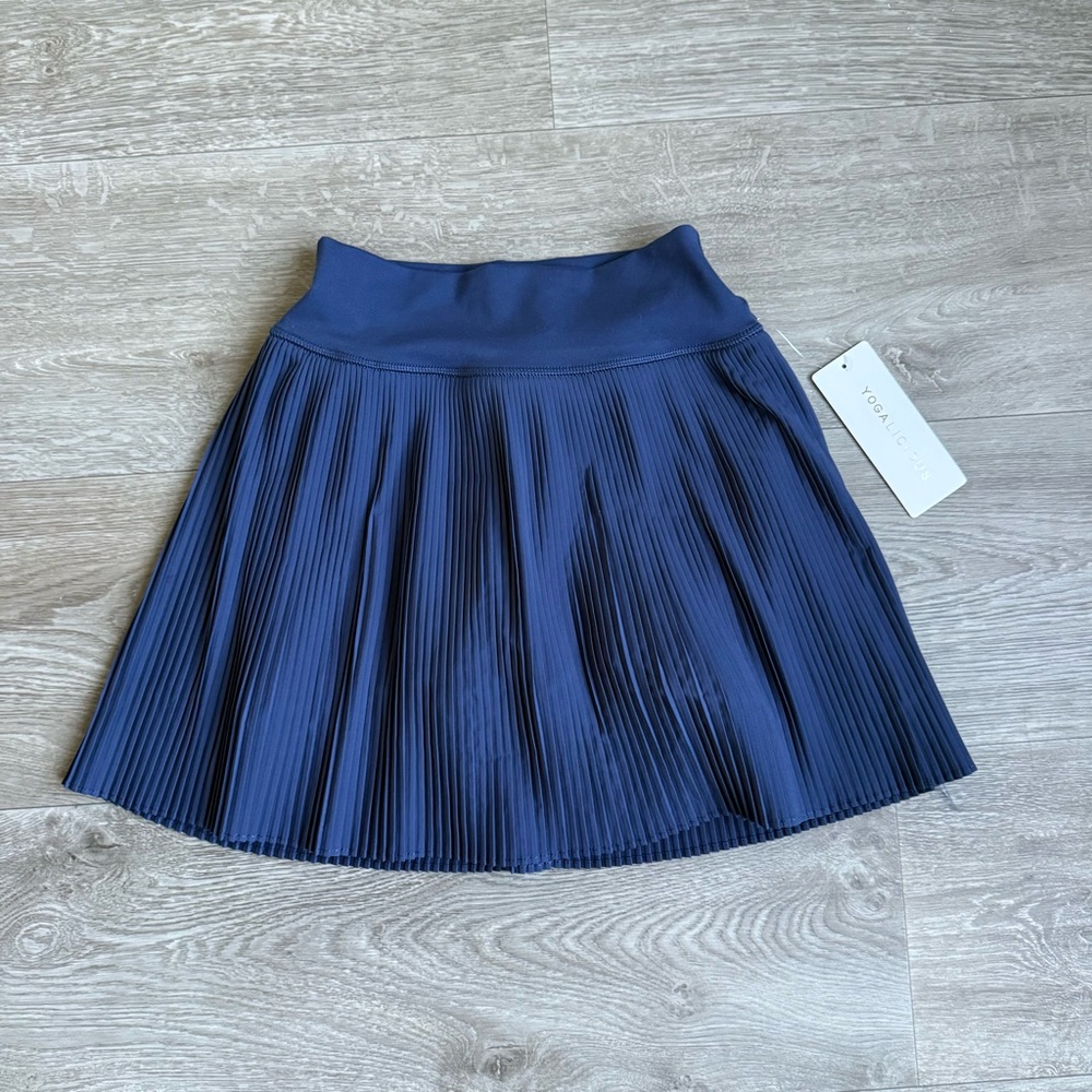 NWT Yogalicious Size XS Navy Blue Pleated Athletic Skirt w/ Shorts and Pockets